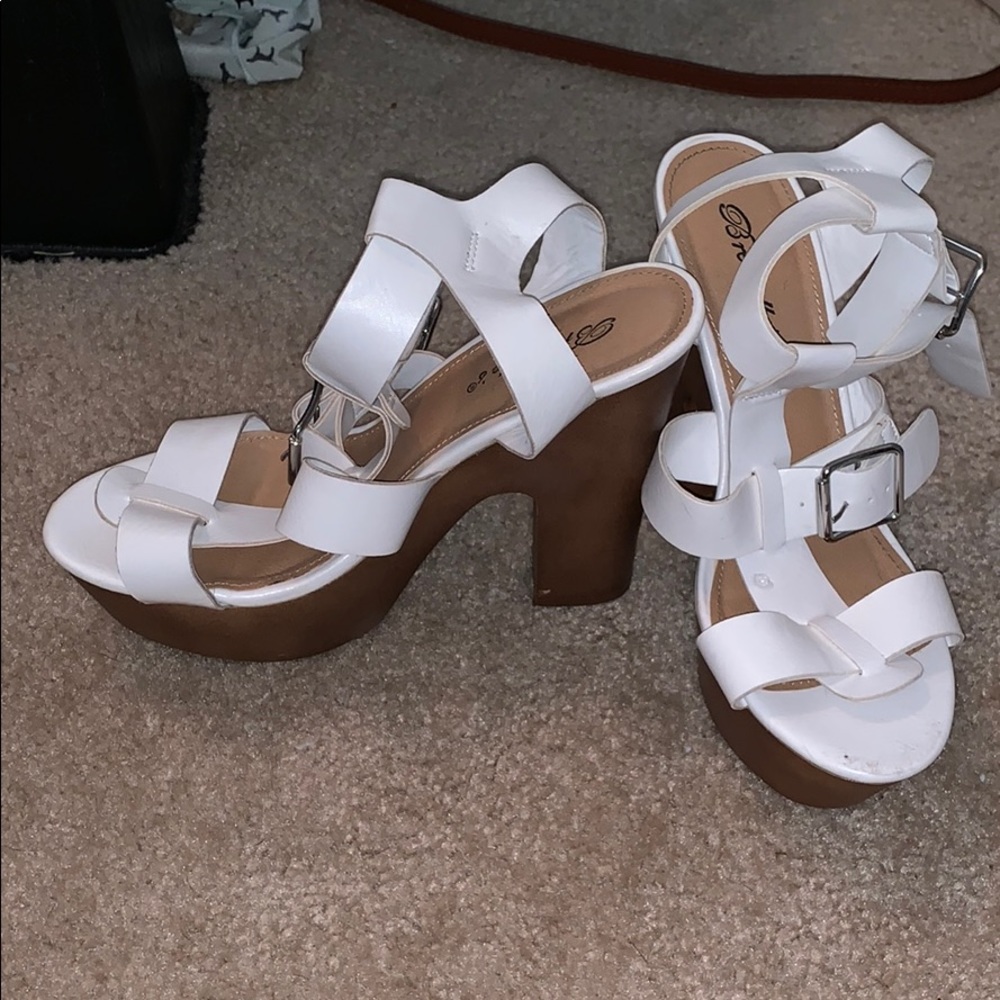 Heel - Picture 2 of 4